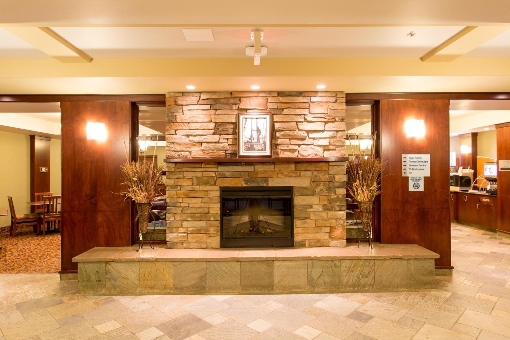 Holiday Inn Express & Suites Drayton Valley By Ihg Dış mekan fotoğraf