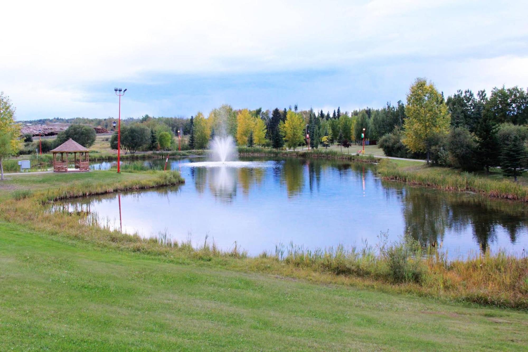 Holiday Inn Express & Suites Drayton Valley By Ihg Dış mekan fotoğraf